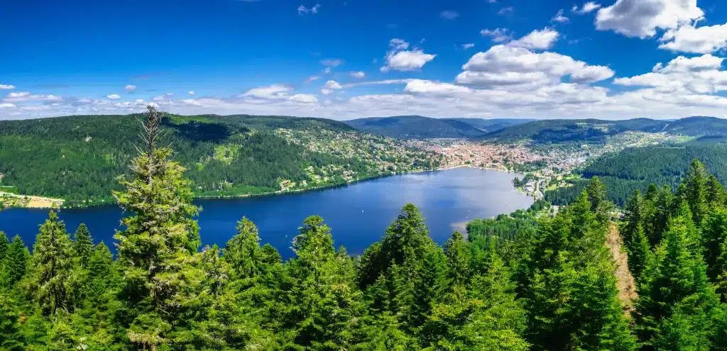 Tourisme dans les Vosges : randonnées, lacs et activités en plein air.